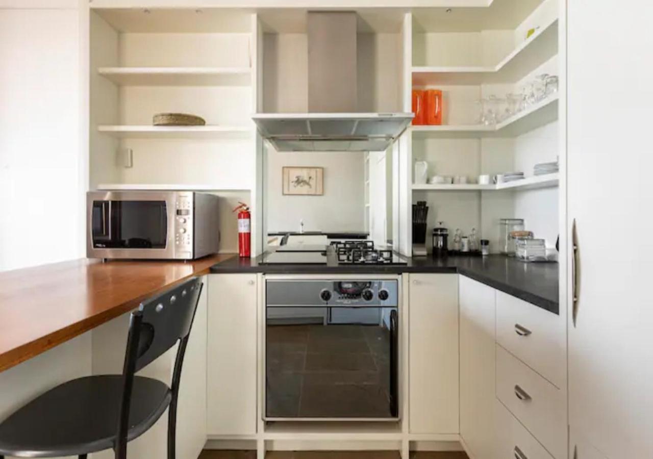 Seaview Apartment In Muizenberg Extérieur photo
