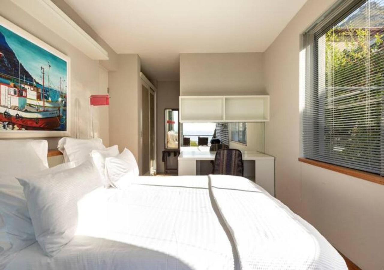 Seaview Apartment In Muizenberg Extérieur photo