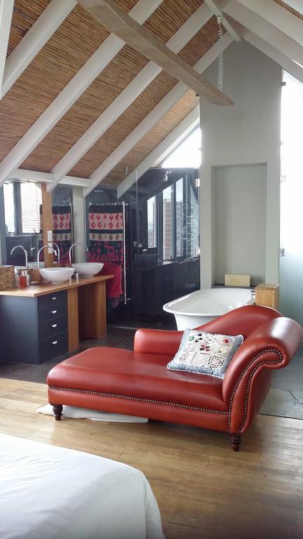 Seaview Apartment In Muizenberg Extérieur photo