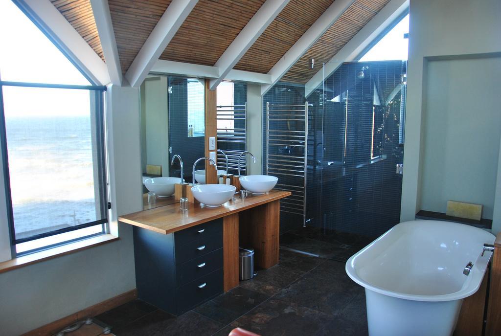 Seaview Apartment In Muizenberg Extérieur photo