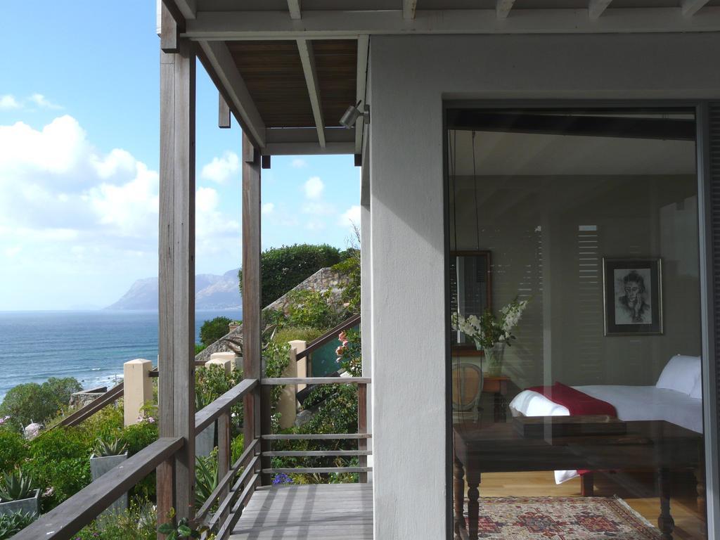 Seaview Apartment In Muizenberg Extérieur photo